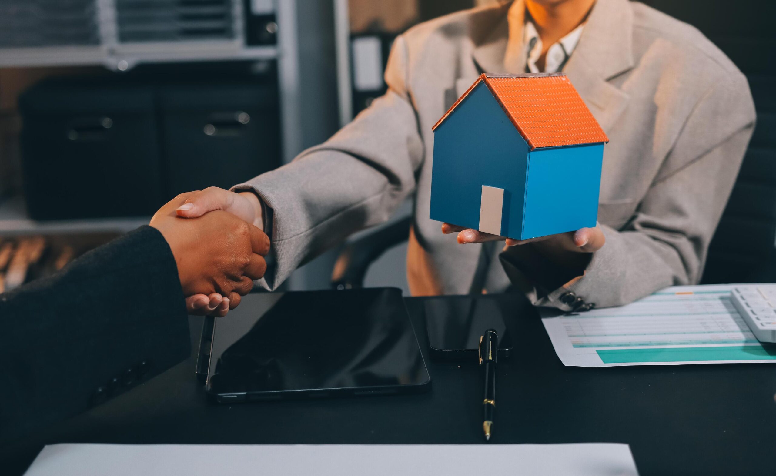 Buyout Loan in Dubai: Simplify Your Finances with Hylux Mortgage